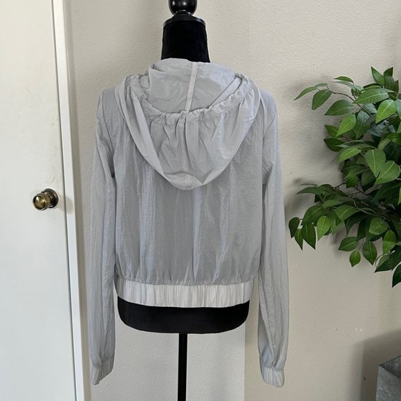 Fabletics Donovan Windbreaker - Size M - Picture 4 of 9